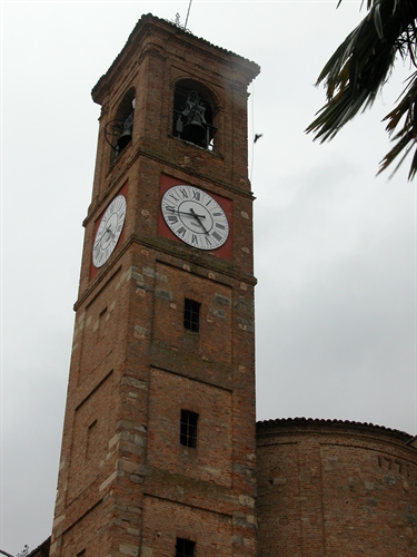 Particolare del campanile.